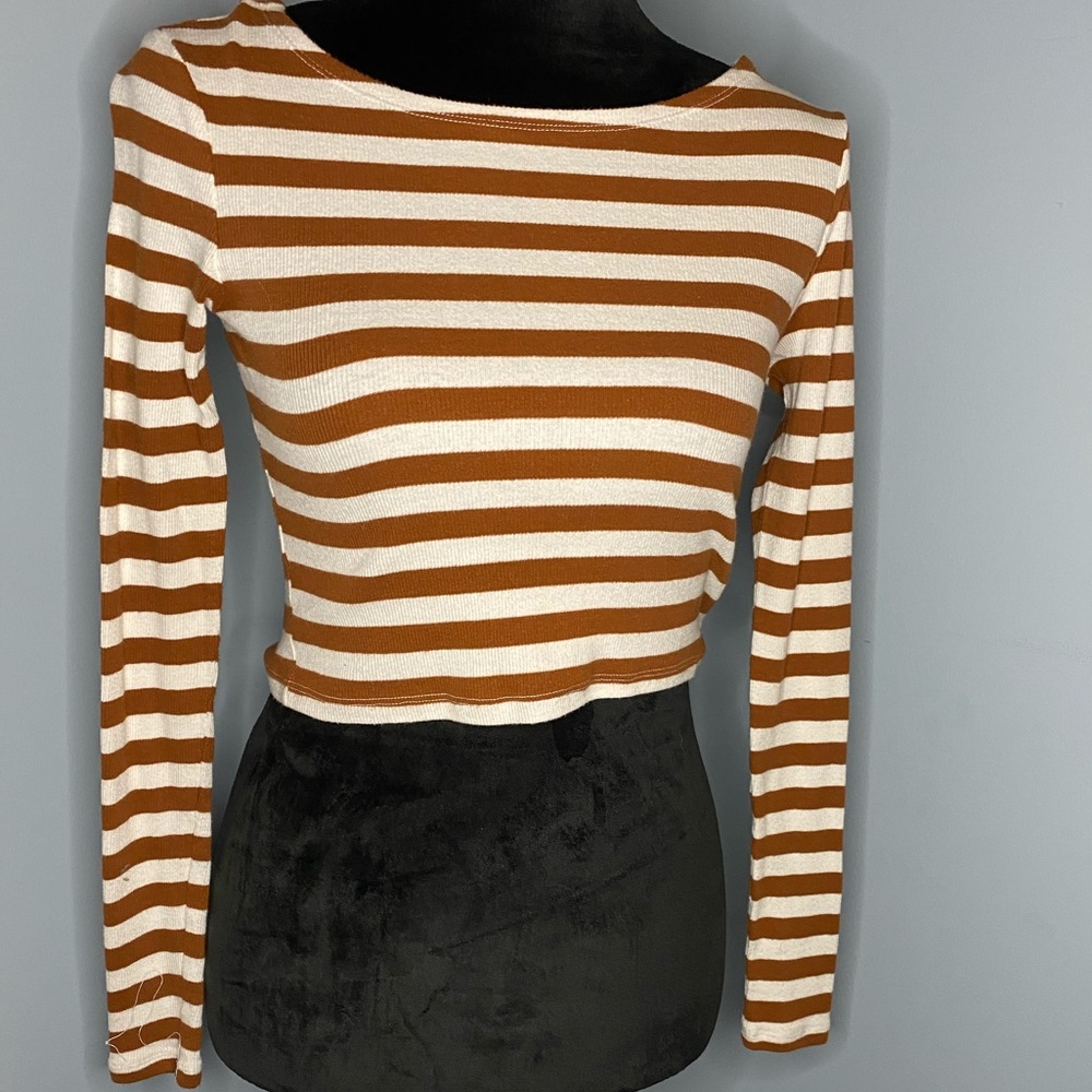 American Threads Cropped Top